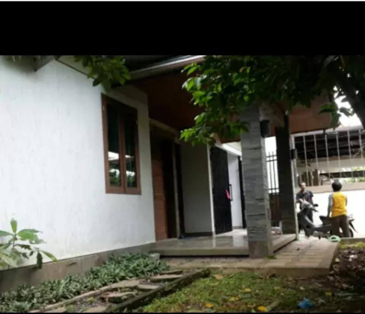 DIJUAL RUMAH HALAMAN LUAS - 9