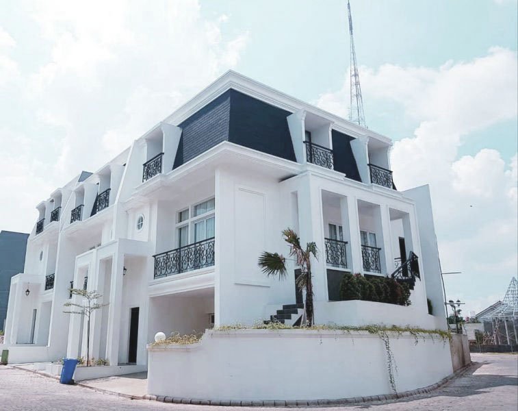 Townhouse Mewah Lengkap Fasilitas 10 menit  dari Exit Toll Meruya, Jakarta Barat - 2