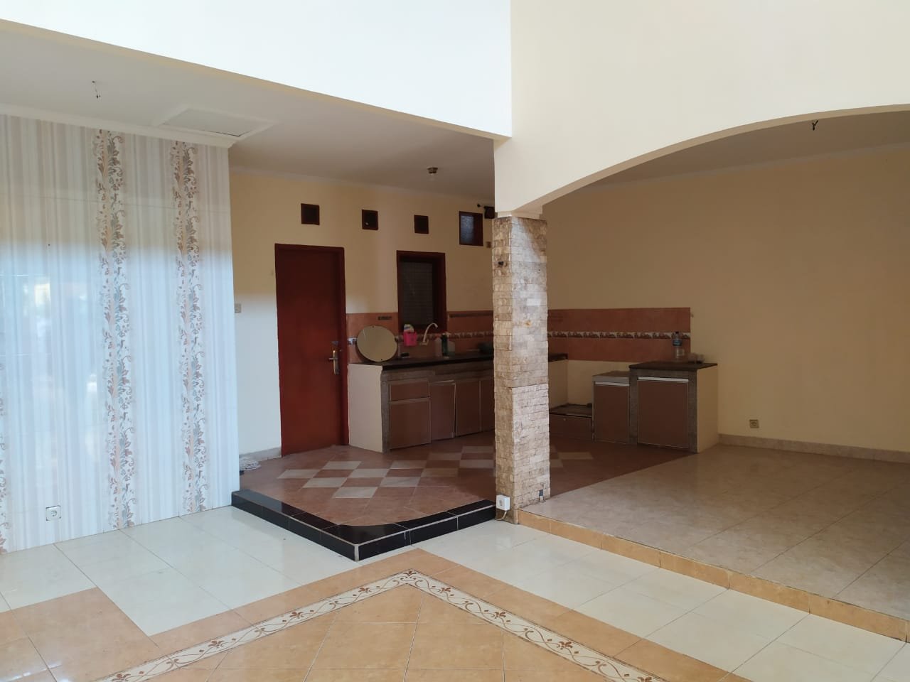 Rumah bagus 2 lt, Siap huni di kawasan Ragunan, Jakarta Selatan - 5