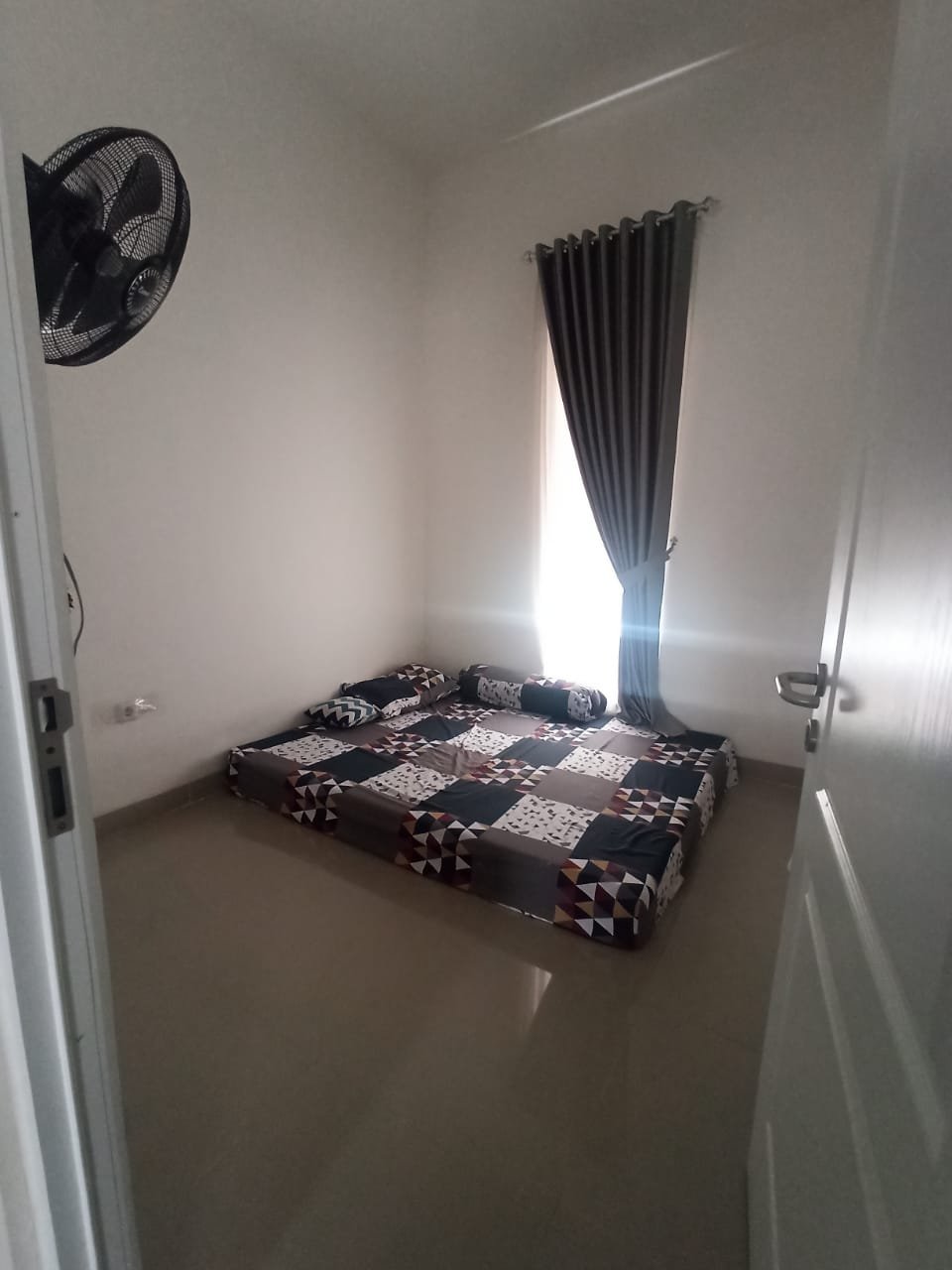 Over Kredit Rumah Flora Aryana Karawaci 1,5 Lt. Siap Huni + Full Furnished - 15