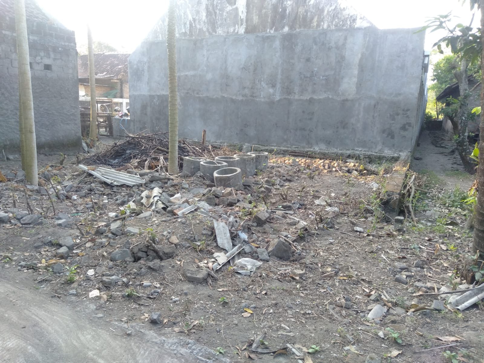 Tanah Pekarangan 2 muka (utara & selatan) - 4