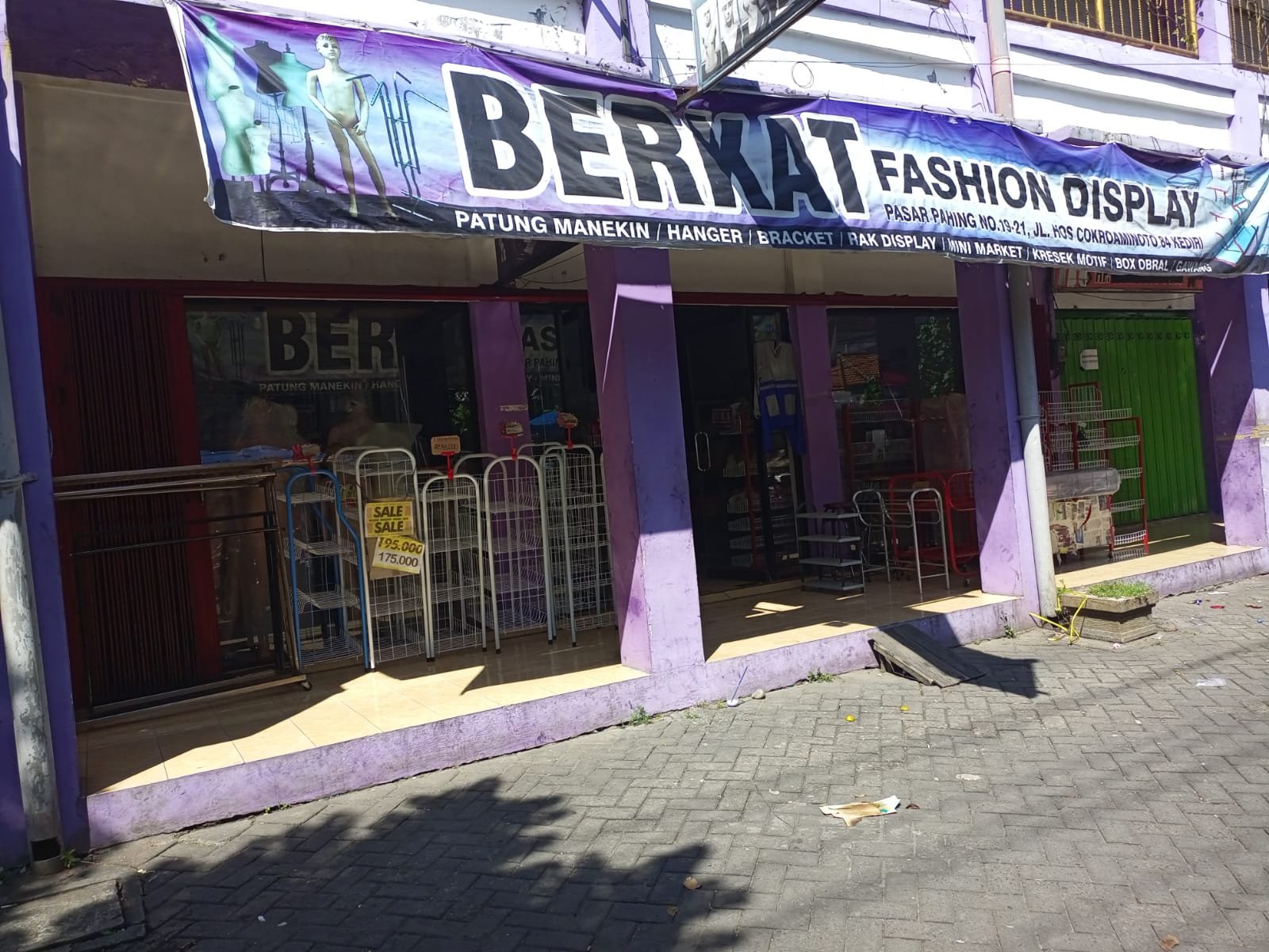 Toko di Pasar Pahing Kediri Hadap Jalan Raya Sebrang Apotek Redjo - 7