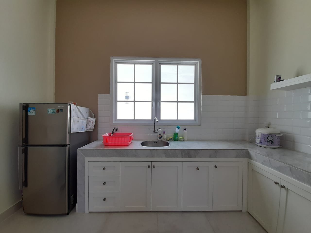 Dijual Rumah Tinggal Semi Furnished - 18