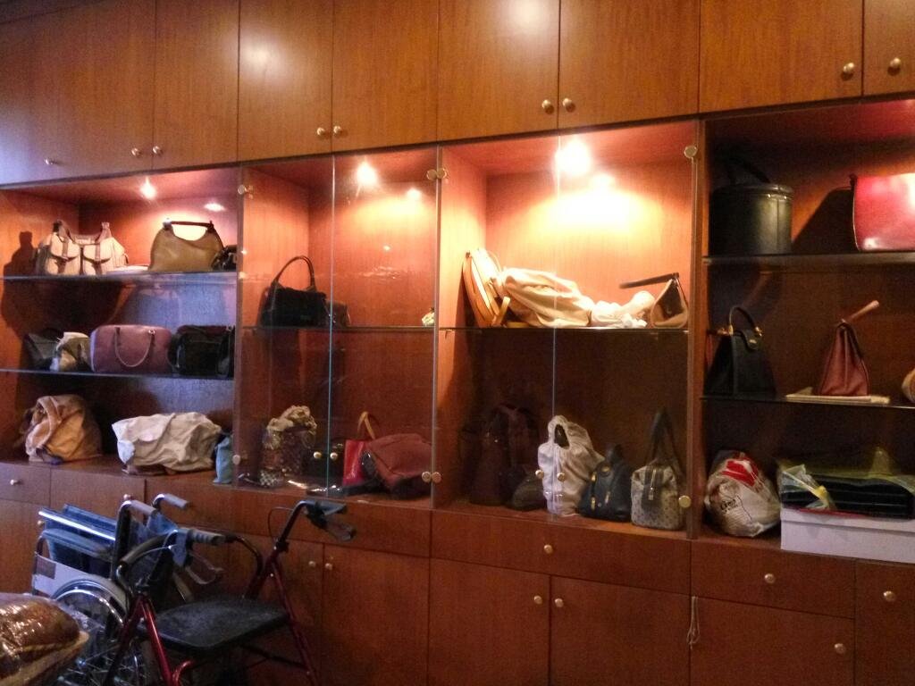 Rumah Mewah, murah Bonus kolam Renang di Kawasan Rempoa, Ciputat - 1