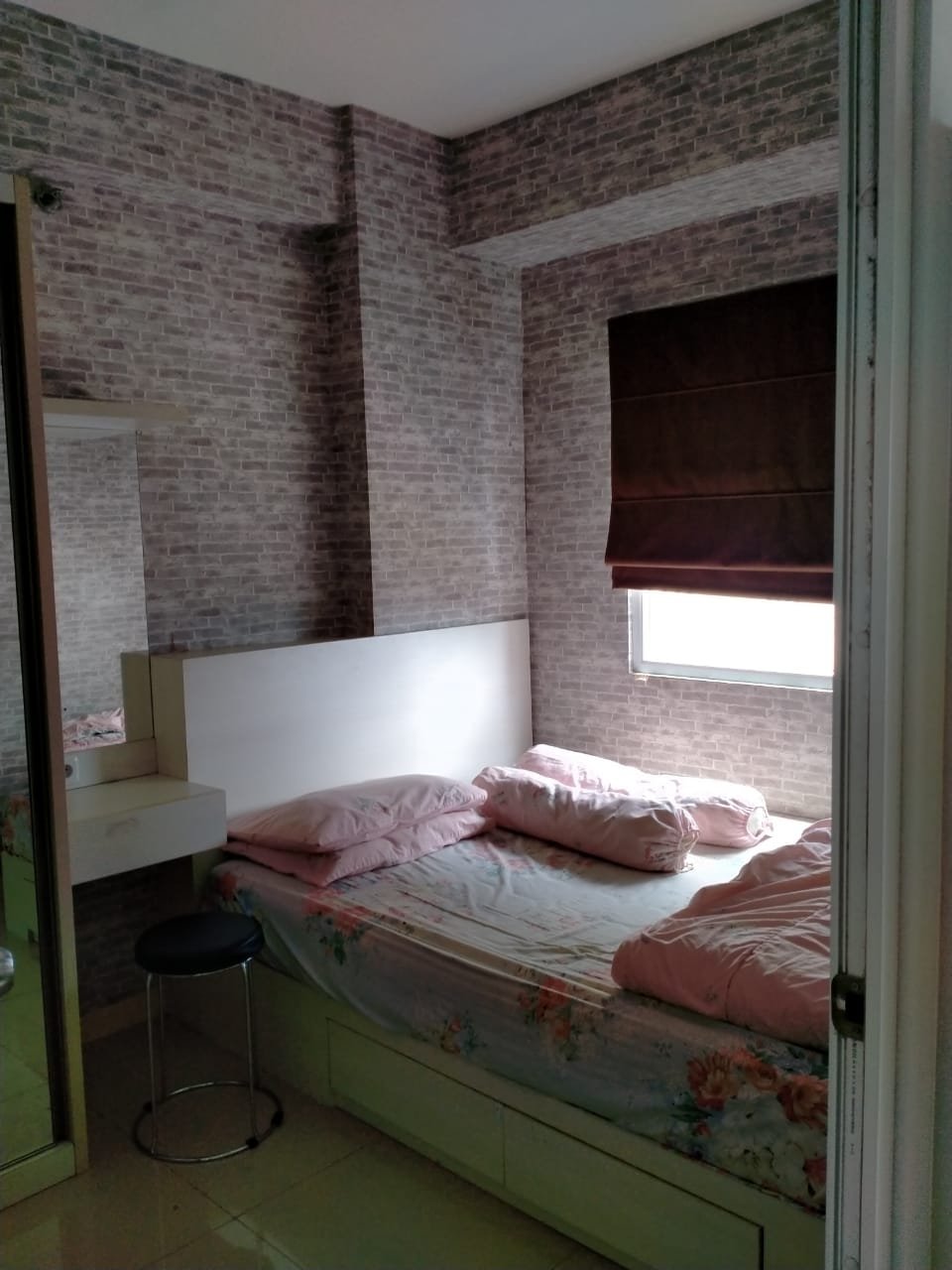 The green pramuka city 2 kamar furnish tower chrysant - 24