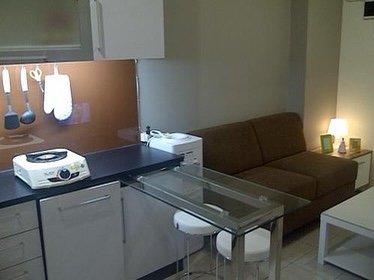 Apartemen the green pramuka city 2 kamar furnish tahunan - 4