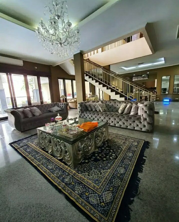 Rumah mewah di Pesanggrahan ada kolam renang  dan siap Huni - 6