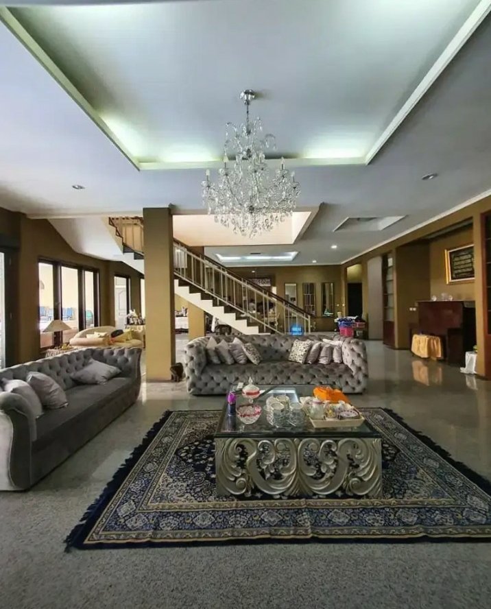 Rumah mewah di Pesanggrahan ada kolam renang  dan siap Huni - 2