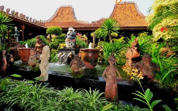 Rumah Mewah Langgam Jawa Klasik siap Nego, Bonus Tanah 1025 m2 - 7
