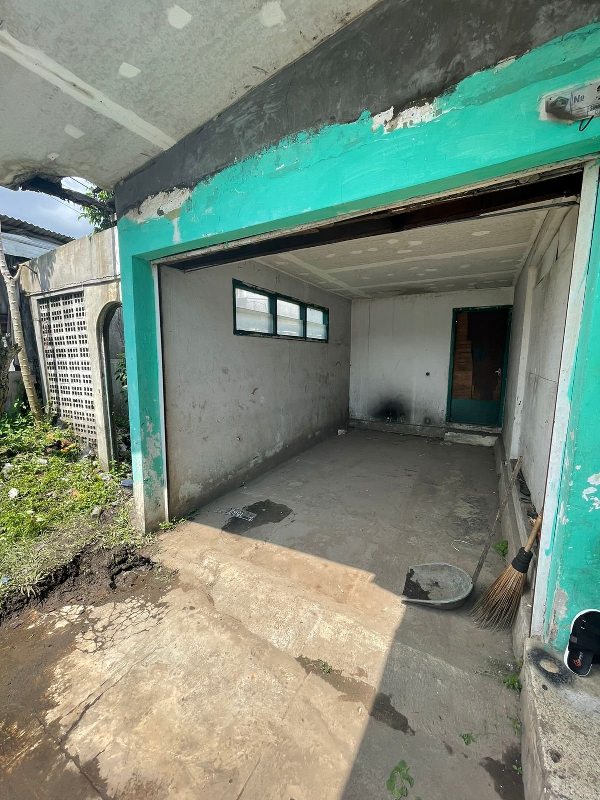 DIJUAL RUMAH DAN BANUNAN KOMERSIL PINGGIR JALAN COCOK UNTUK INVESTASI - 36