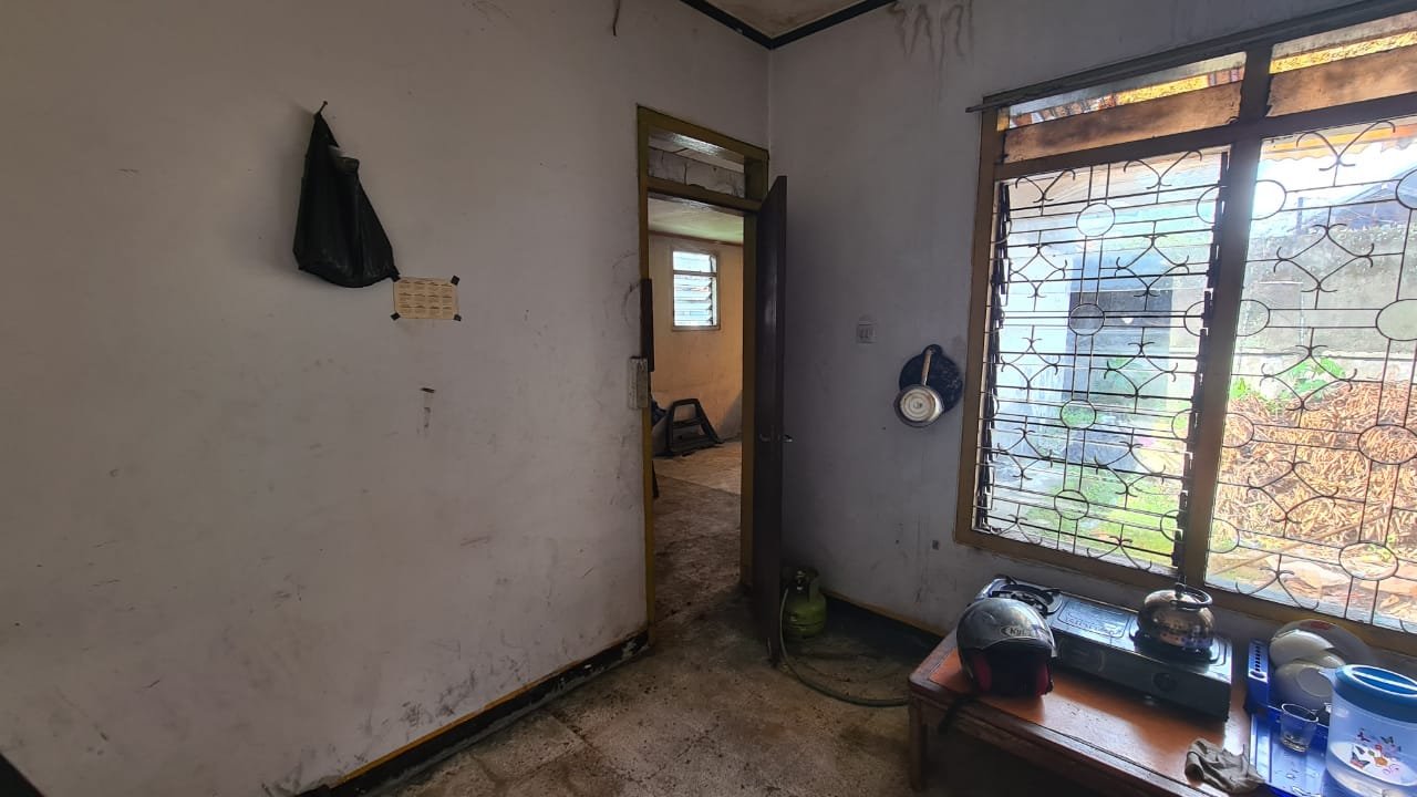 DIJUAL RUMAH DAN BANUNAN KOMERSIL PINGGIR JALAN COCOK UNTUK INVESTASI - 42