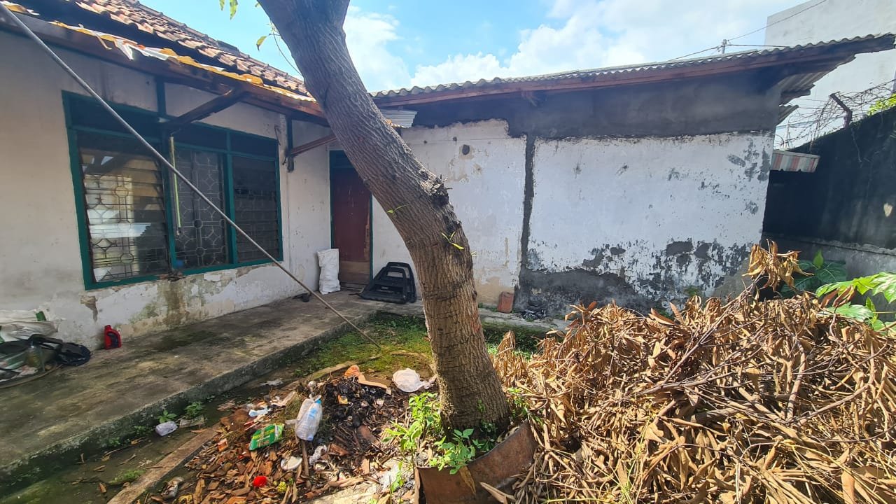 DIJUAL RUMAH DAN BANUNAN KOMERSIL PINGGIR JALAN COCOK UNTUK INVESTASI - 20