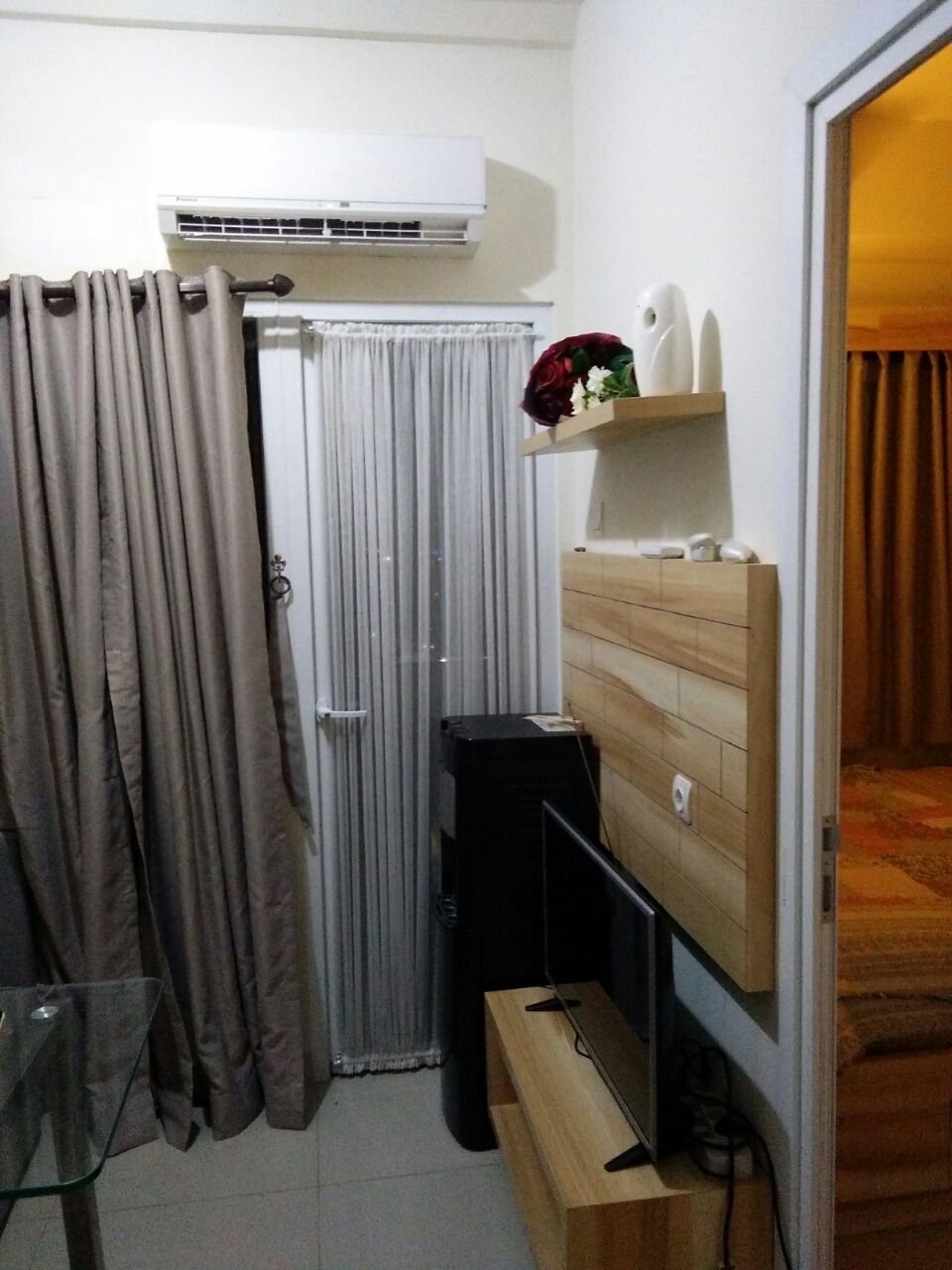 Apartemen the green pramuka city 2 kamar furnish tower Bougenville. - 6