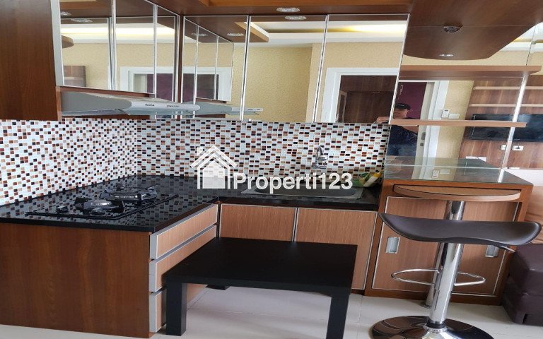 Apartemen the green pramuka city 2 kamar furnish tower mall - 1