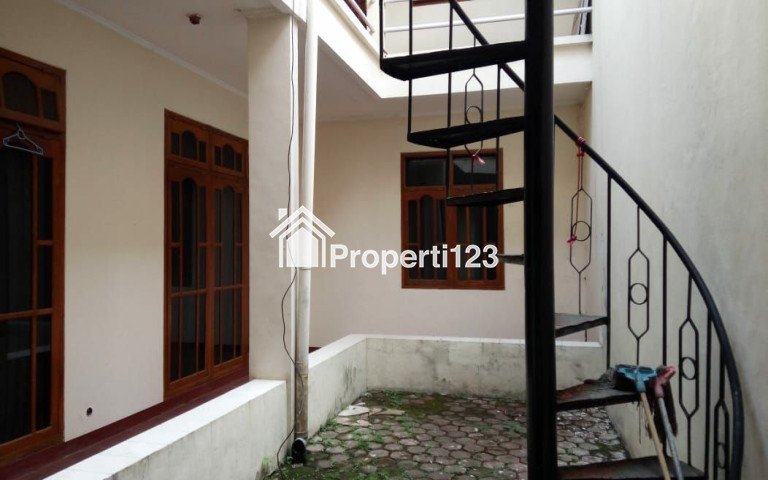 Dijual Rumah Luas Strategis Kawasan Margahayu Raya Bandung - 2