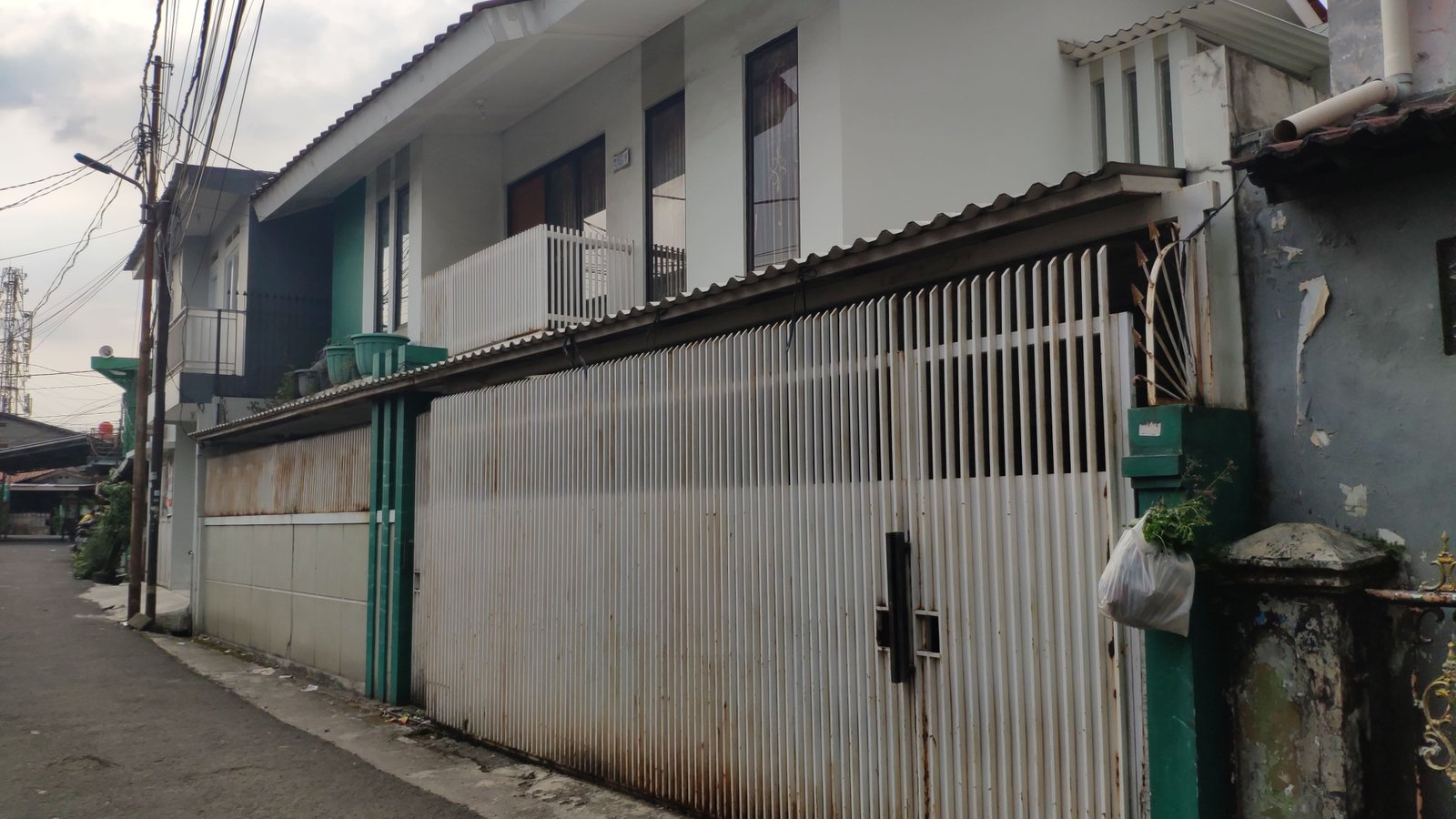 Dijual cepat rumah 2 lantai full furnished di Pinang Ranti Jakarta Timur, BEBAS BANJIR - 11
