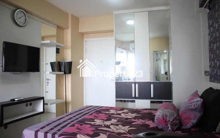 The green pramuka city apartement studio furnish per tahun - 1