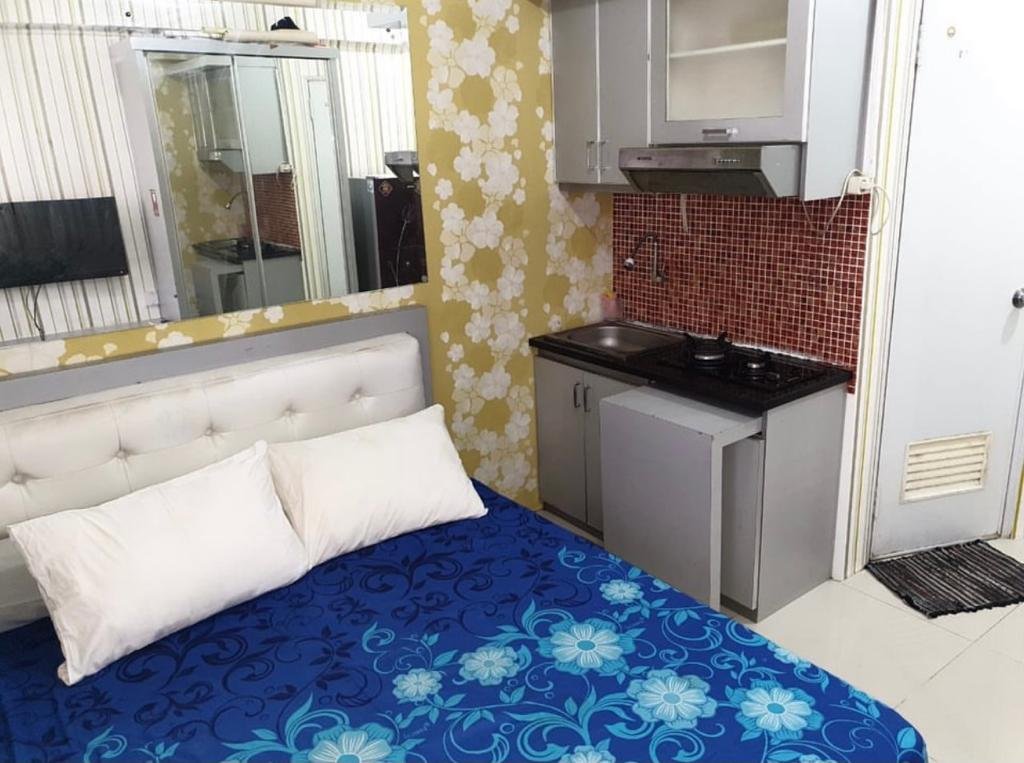 The green pramuka city apartment studio furnish per bulan - 9