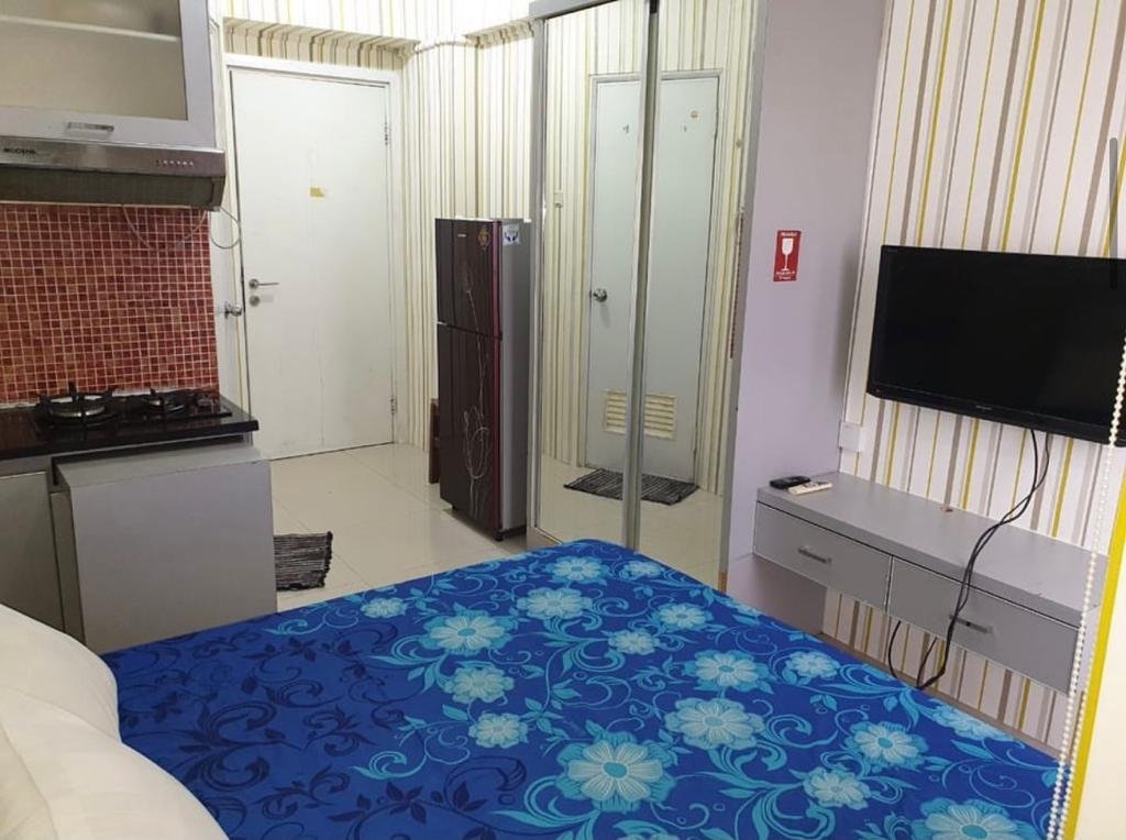 The green pramuka city apartment studio furnish per bulan - 7