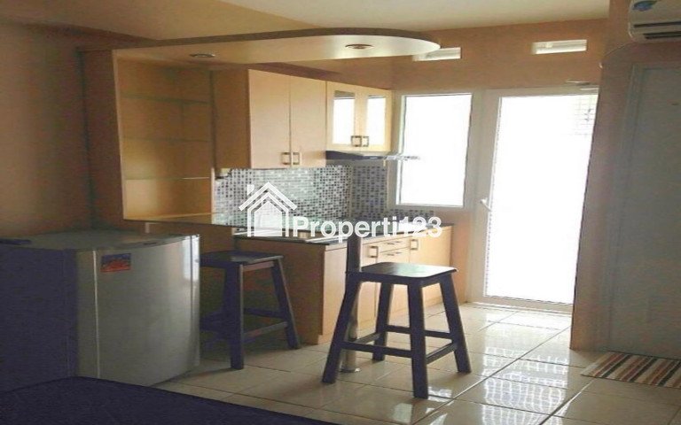 The green pramuka city apartement studio furnish per tahun - 1