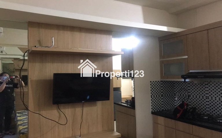 The green pramuka city apartement studio furnish per tahun - 1