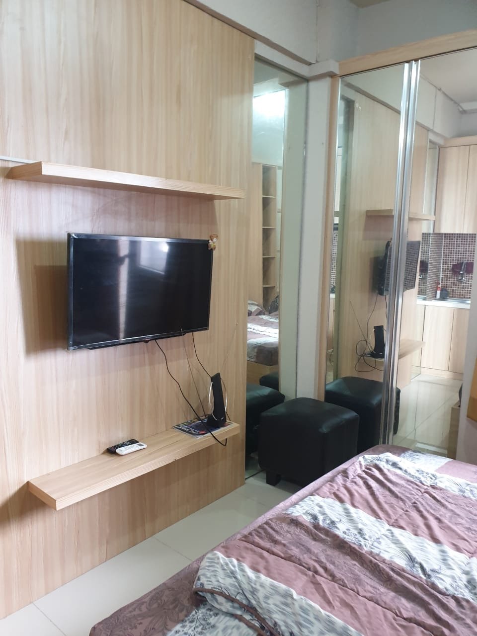 Apartment the green pramuka city studio furnish tower Chrysant - 6