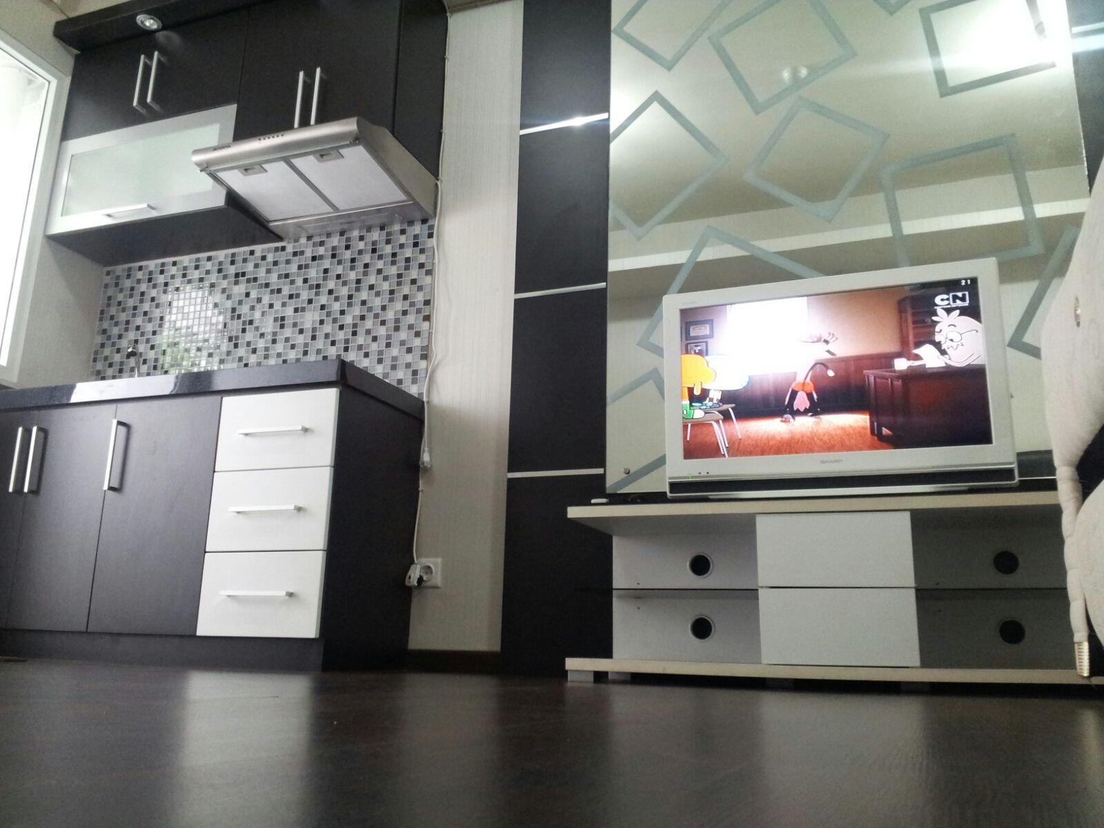 The green pramuka city apartement studio furnish per hari - 6