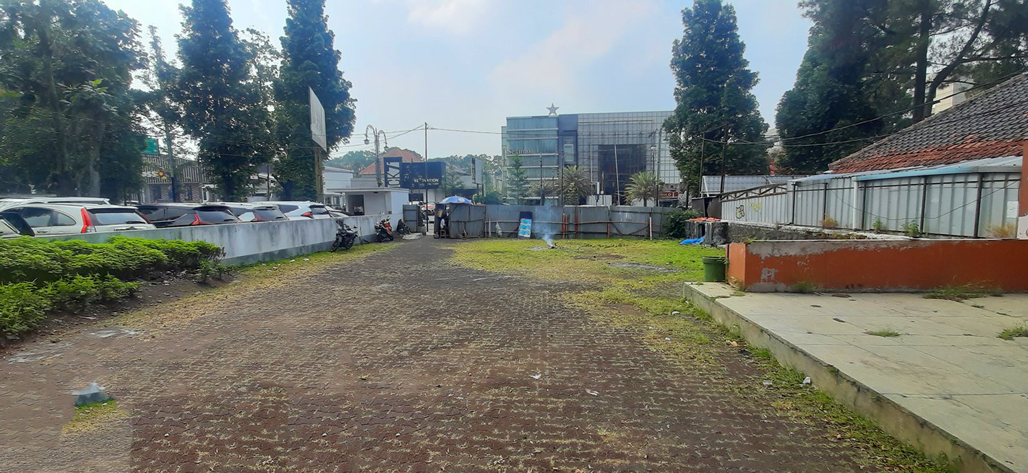 RUMAH HITUNG TANAH DI JALAN IR. H. JUANDA DAGO BANDUNG - 21