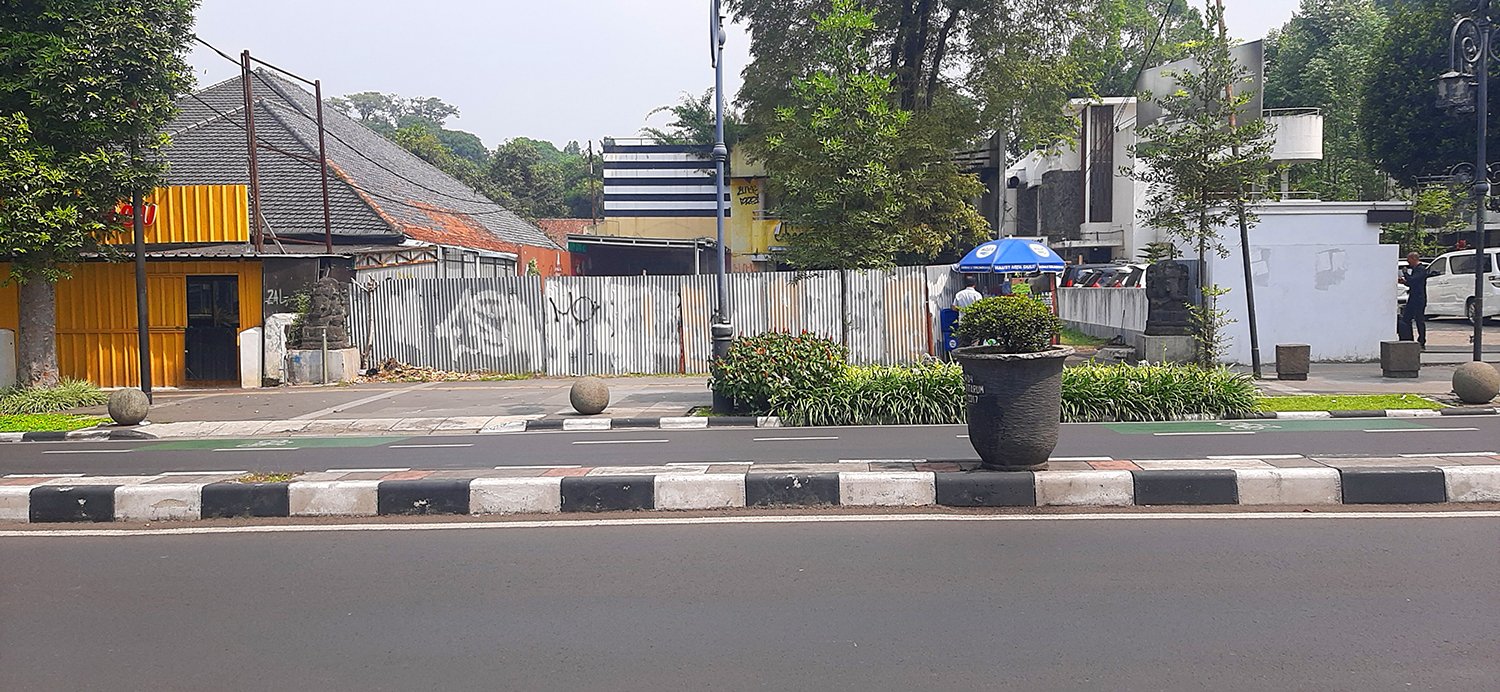 RUMAH HITUNG TANAH DI JALAN IR. H. JUANDA DAGO BANDUNG - 27