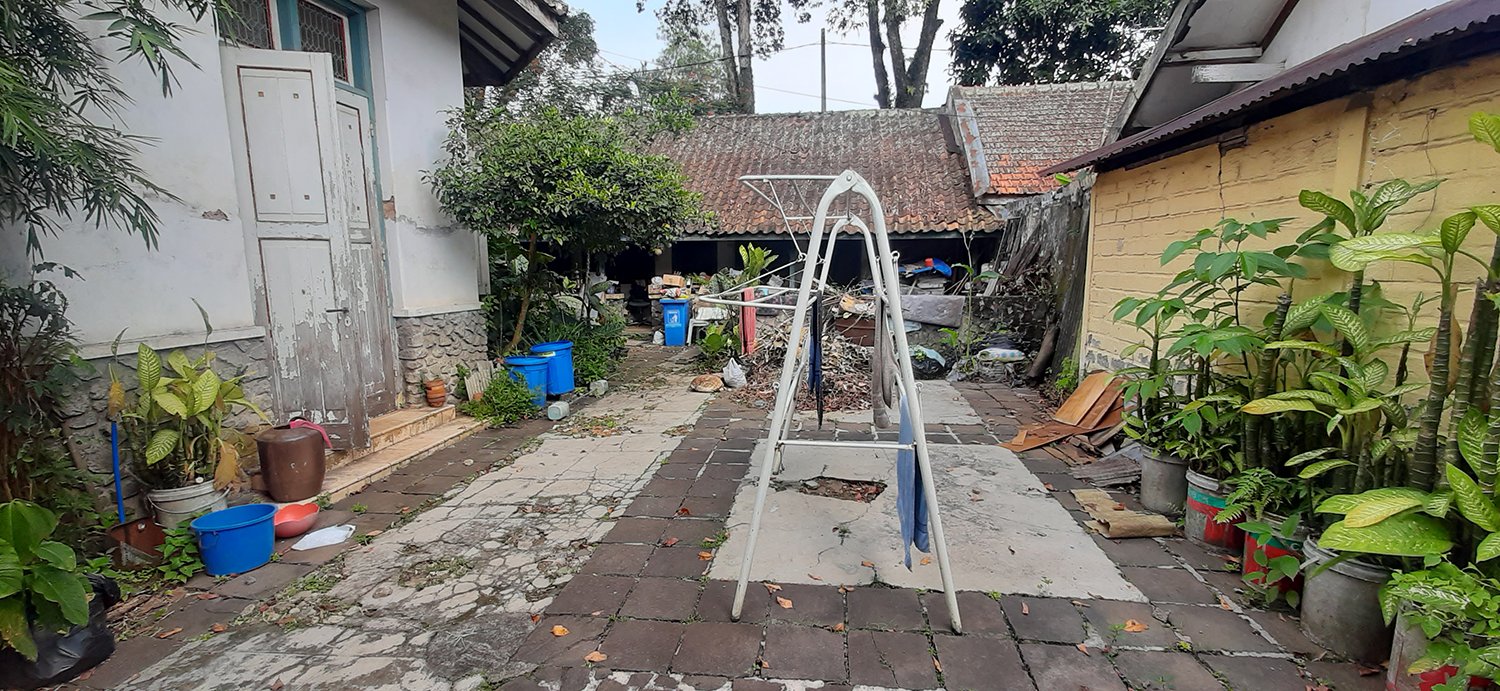 RUMAH HITUNG TANAH DI JALAN IR.H. JUANDA DAGO BANDUNG - 11