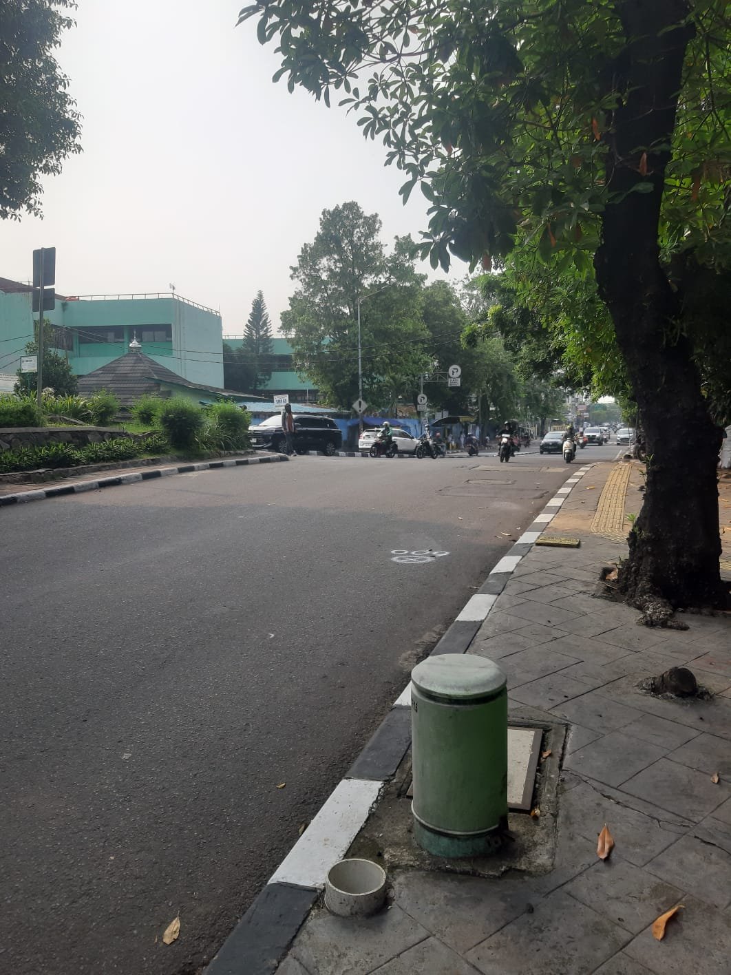 Dijual Murah Rumah Kantor di Tanjung Duren, Jakarta Barat - 4
