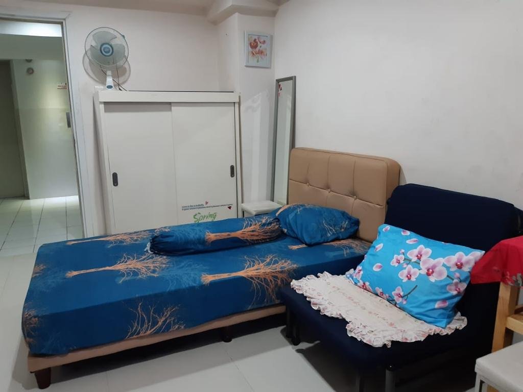 The green pramuka city apartement studio furnish per bulan - 3