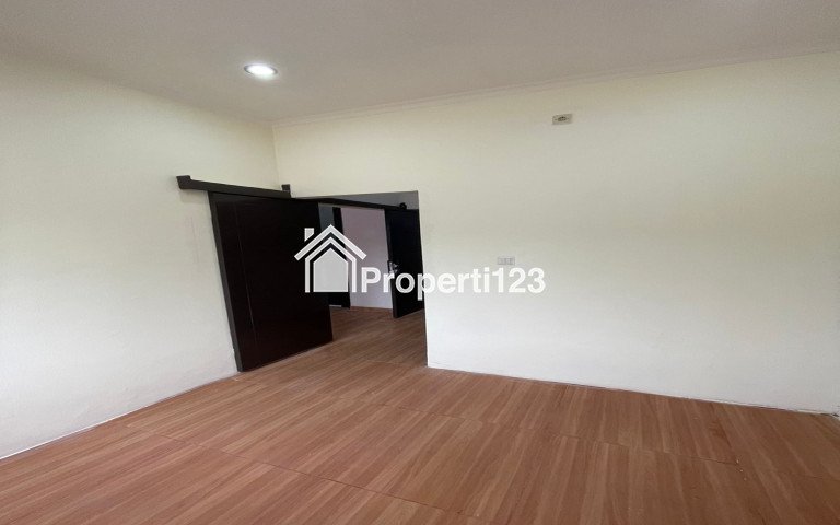 DIJUAL CEPAT RUMAH DENGAN LOKASI STRATEGIS - 1