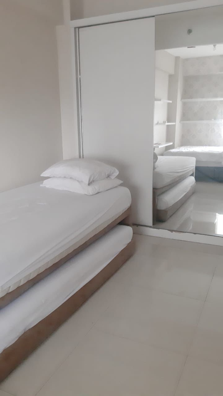 Apartment the green pramuka city studio furnish - 12