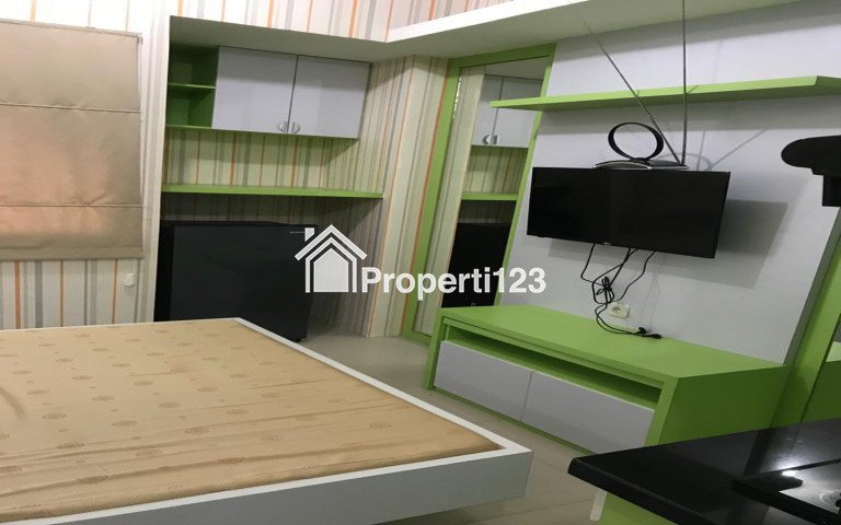 Apartment the green pramuka city studio furnish tower Penelope Mall - 1