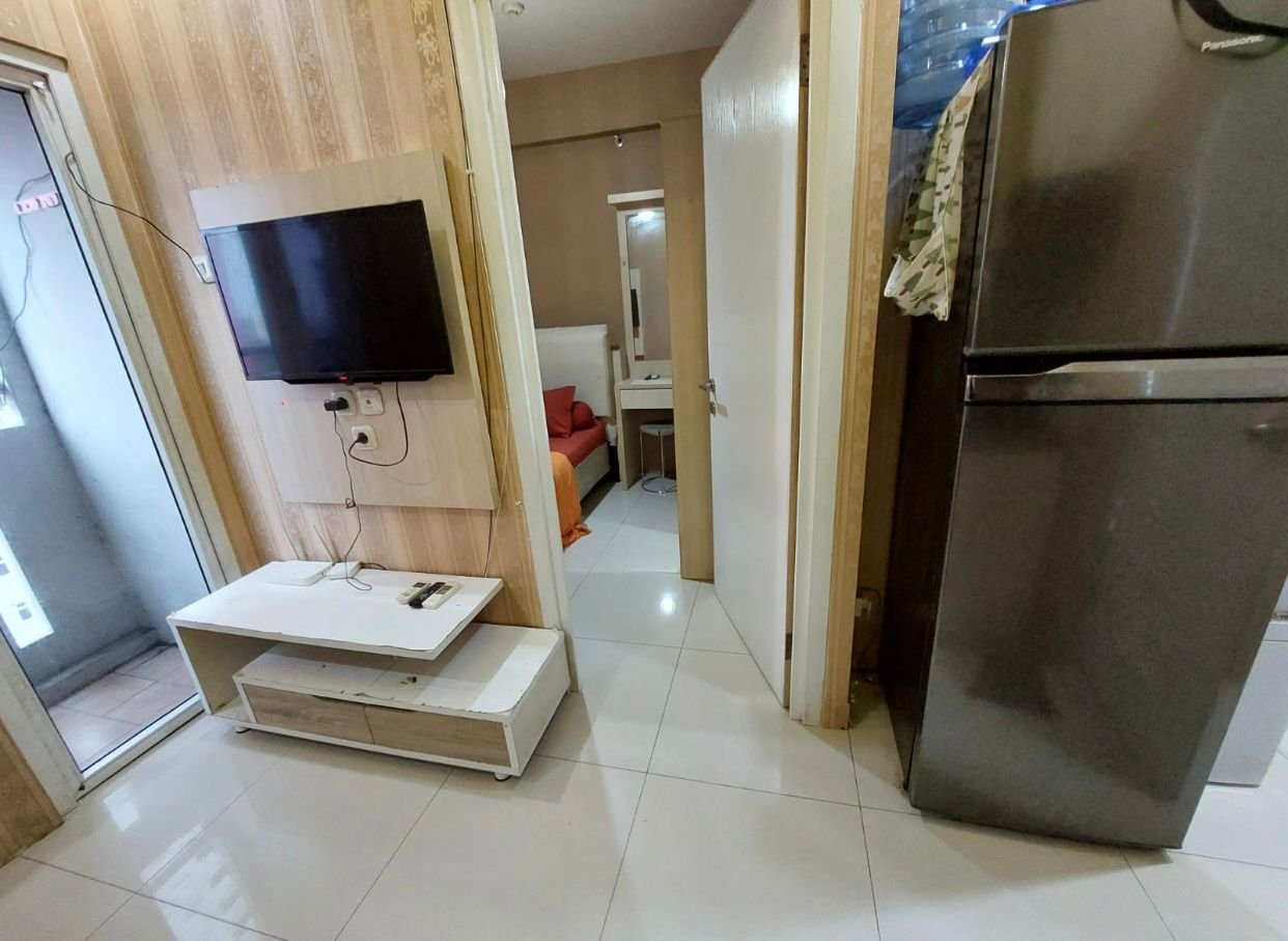 Apartment the green pramuka city studio furnish tower Scarlett Mall. - 2
