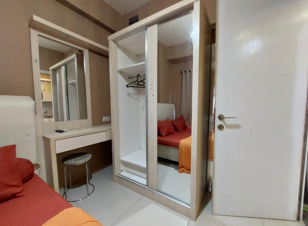 Apartment the green pramuka city studio furnish tower Scarlett Mall. - 6