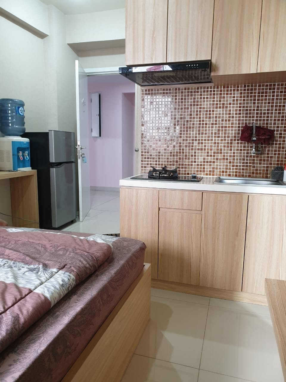 The green pramuka city apartement studio furnish per bulan - 8