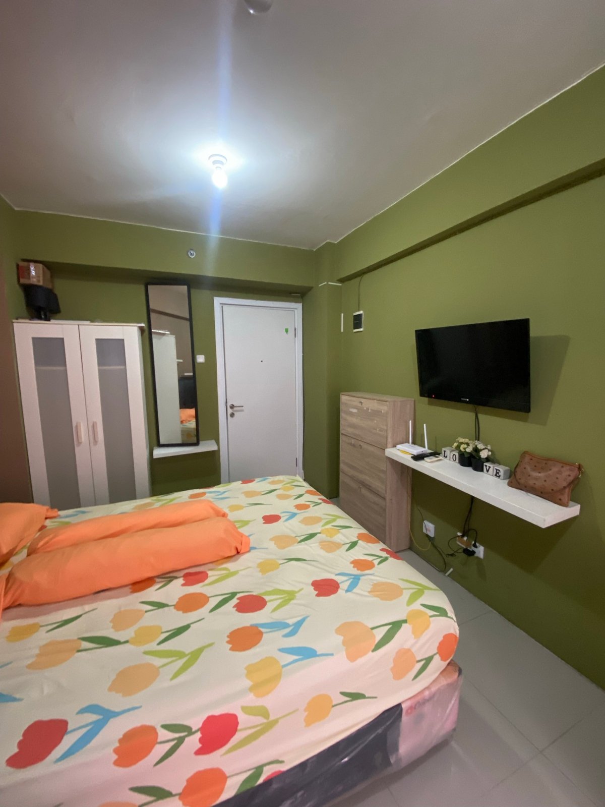 The green pramuka city apartement studio furnish per tahun - 14