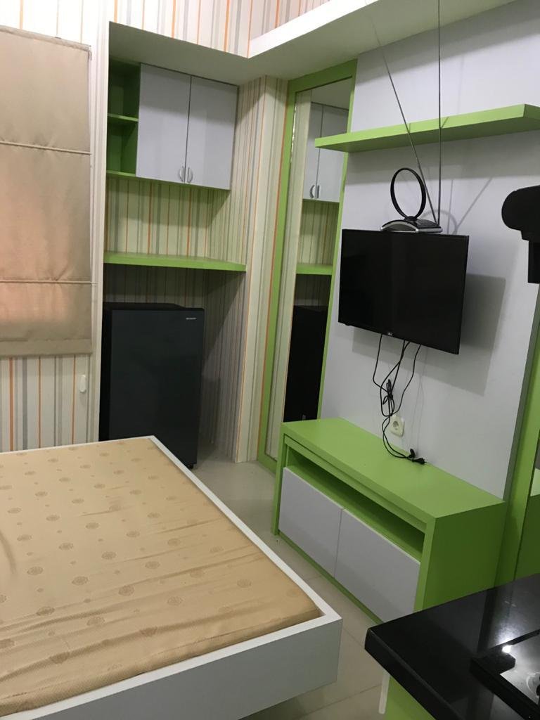 Apartment the green pramuka city studio furnish tower Penelope Mall - 10