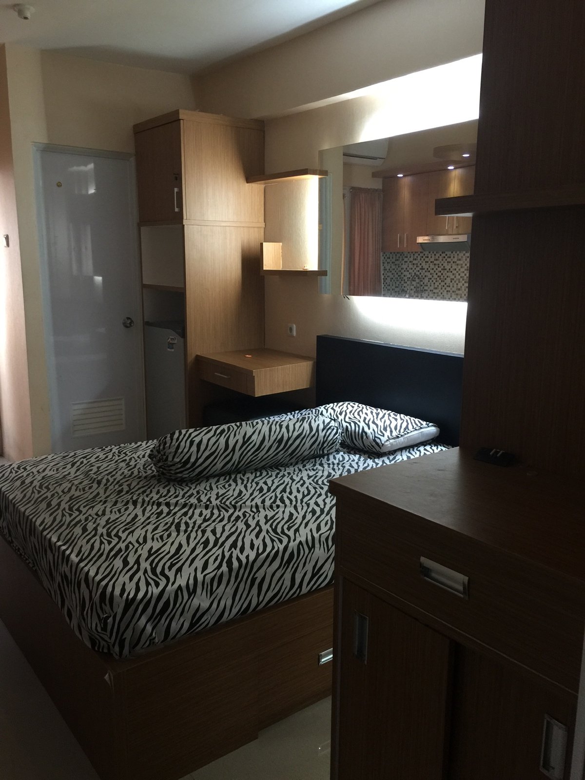 Apartment the green pramuka city studio furnish tower Chrysant - 2