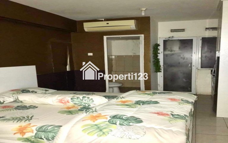 The green pramuka city apartement studio furnish per bulan - 1