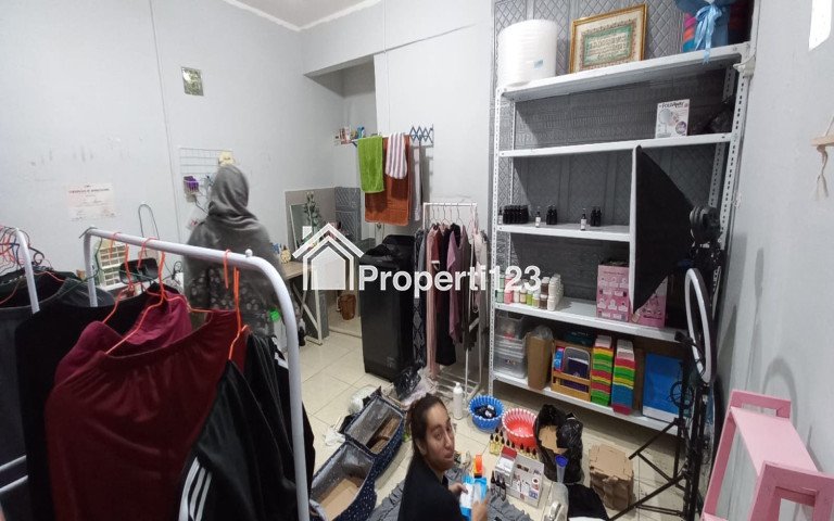 Rumah Hook, Pinggir Jalan Raya Area Pondok Labu, Super Untung Dan Strategis - 3