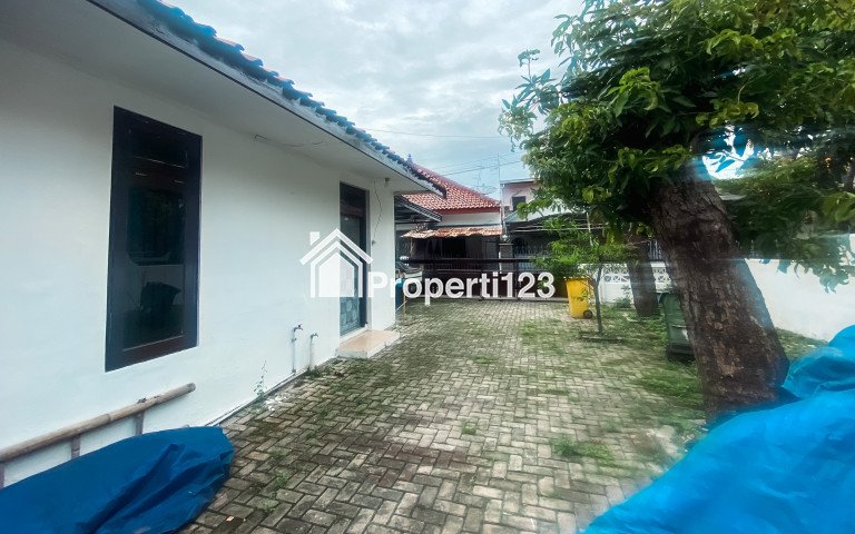 Rumah dengan lokasi strategis cocok untuk kosan - 2