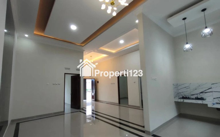 RUMAH MODERN MEWAH  DALAM CLUSTER SUKOHARJO, JL KALIURANG KM 12. DEKAT KAMPUS UII - 1
