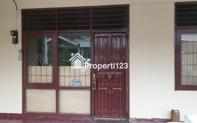 Rumah Tinggal Strategis Disewakan - 1