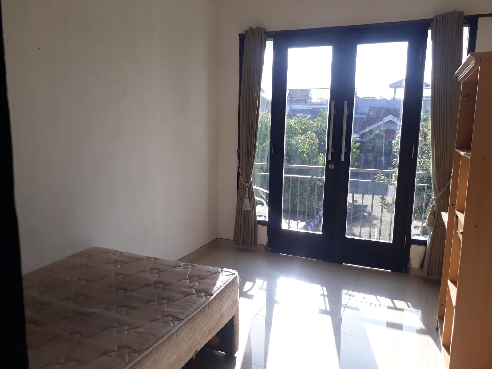 RUMAH 2 LANTAI KAWASAN SENGKALING, COCOK UNTUK HUNIAN / RUMAH KOST - 10