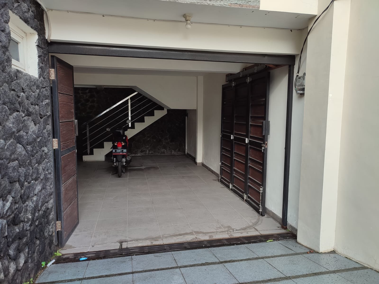Rumah Cantik Siap Huni Area Kendalsari Malang - 14