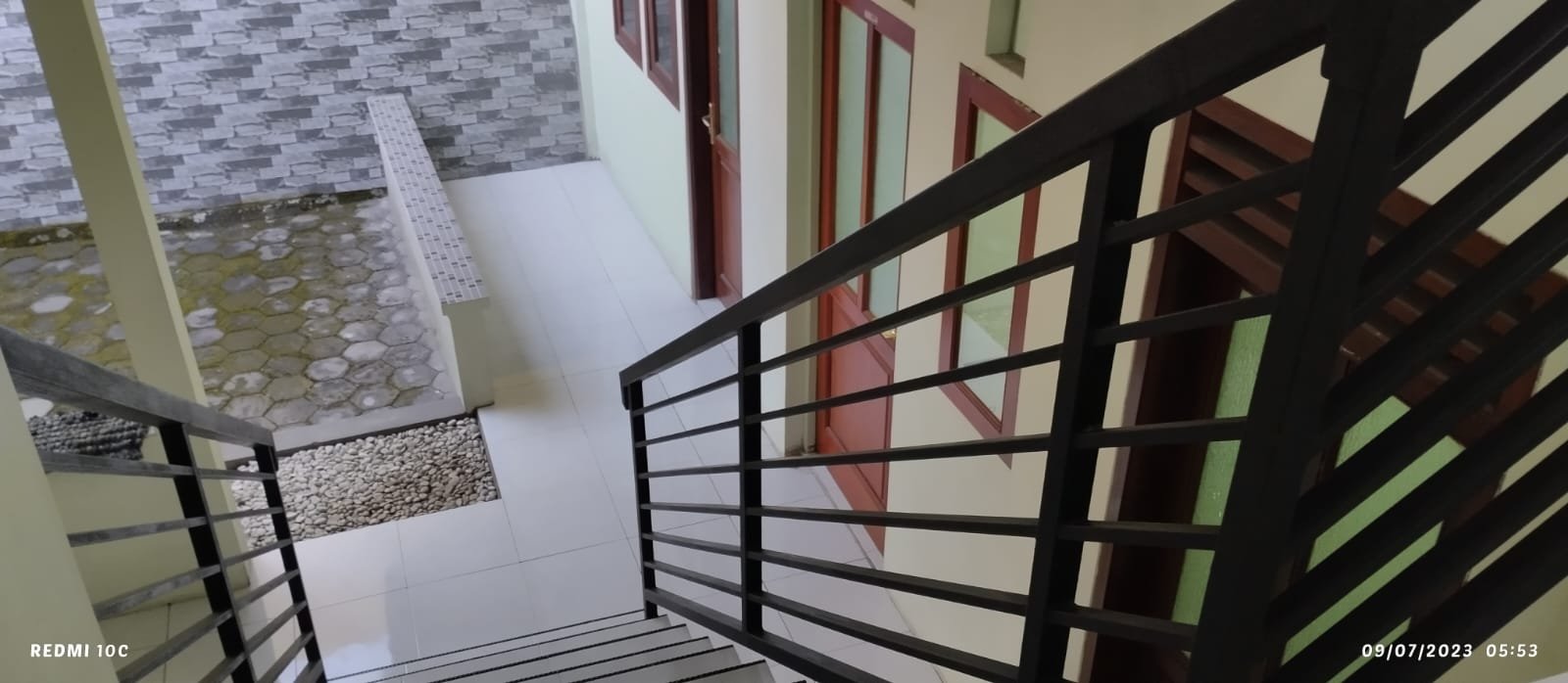 RUMAHNYA UNIK ! DIJUAL MURAH DI KAWASAN TASIKMADU MALANG - 10