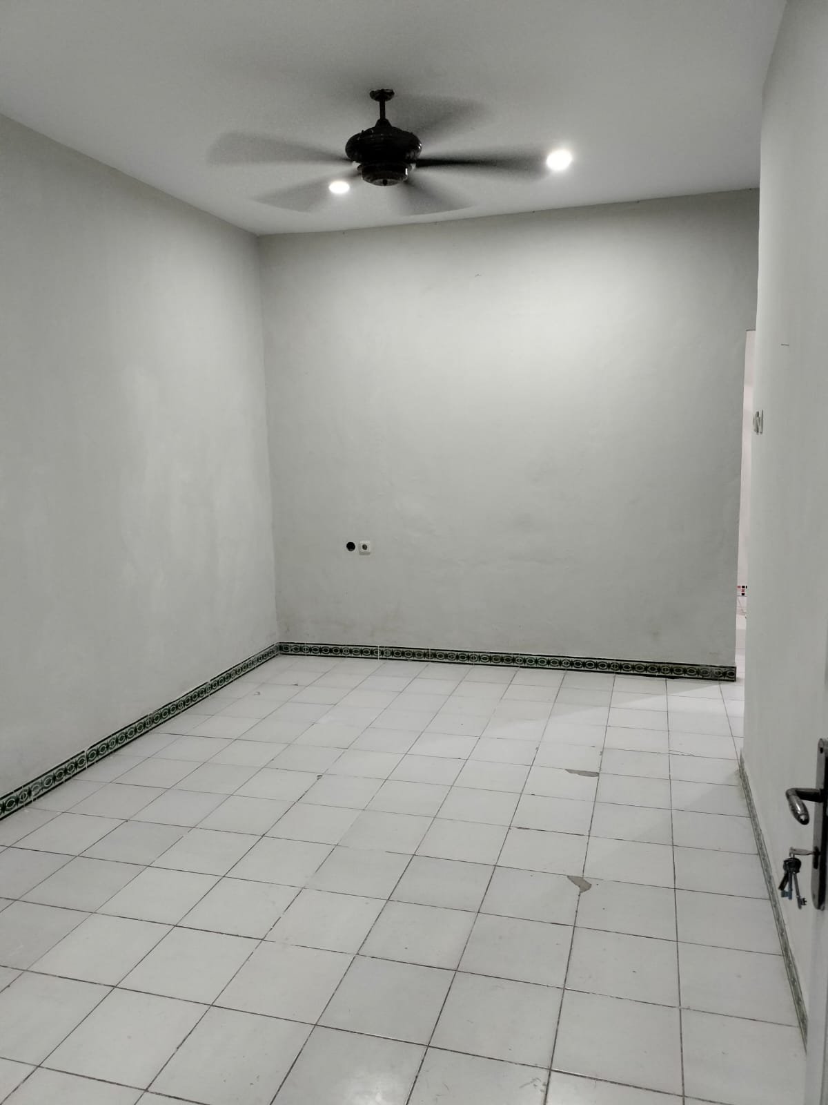 KONTRAK ATAU DISEWAKAN RUMAH BAGUS BARU RENOVASI - 8